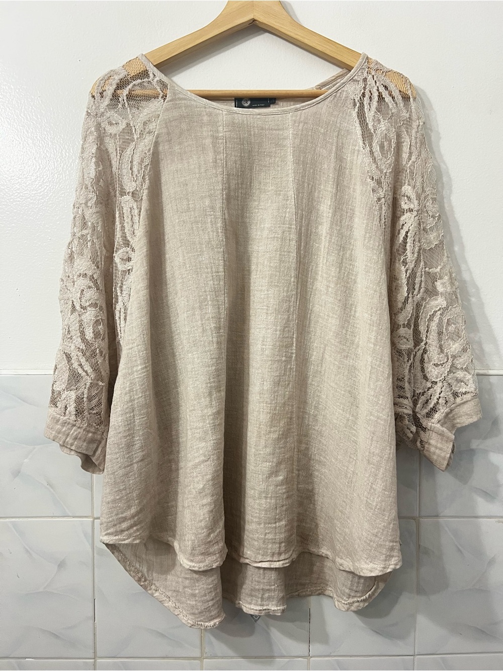 M Made In Italy Lace Dolman Sleeve Blouse Women’s M Beige Linen Blend Lagenlook
